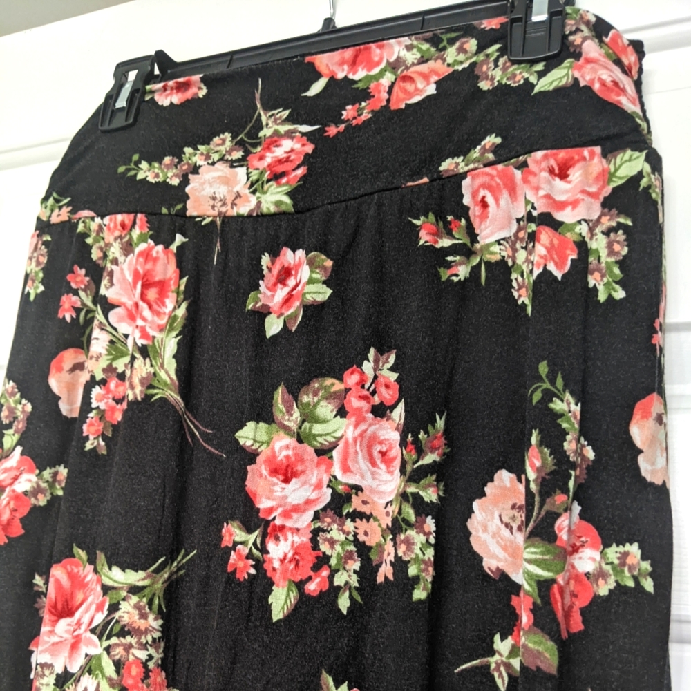 Floral Maxi Skirt / Size XX-Lrg